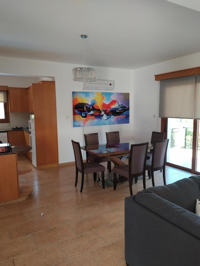 Marilia 1 Villa Polis Luaran gambar