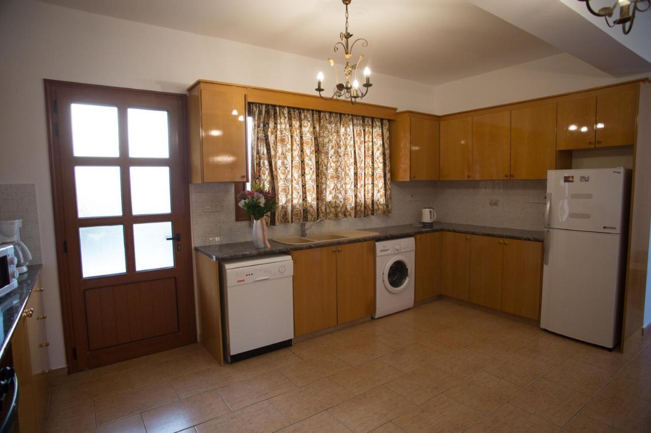 Marilia 1 Villa Polis Luaran gambar