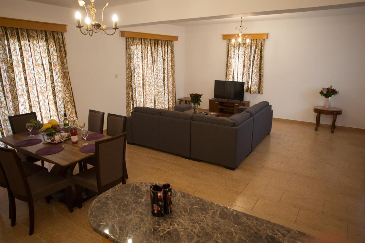 Marilia 1 Villa Polis Luaran gambar