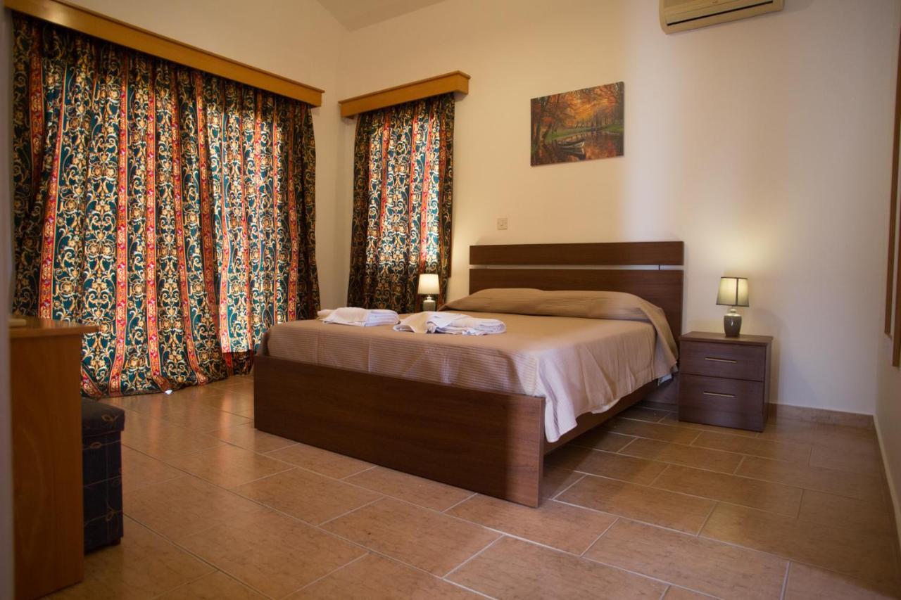Marilia 1 Villa Polis Luaran gambar